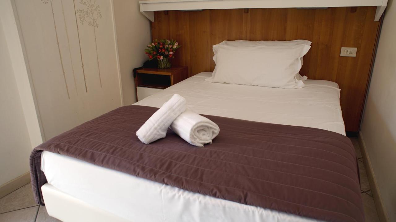 Hotel Emi Lippo 外观 照片